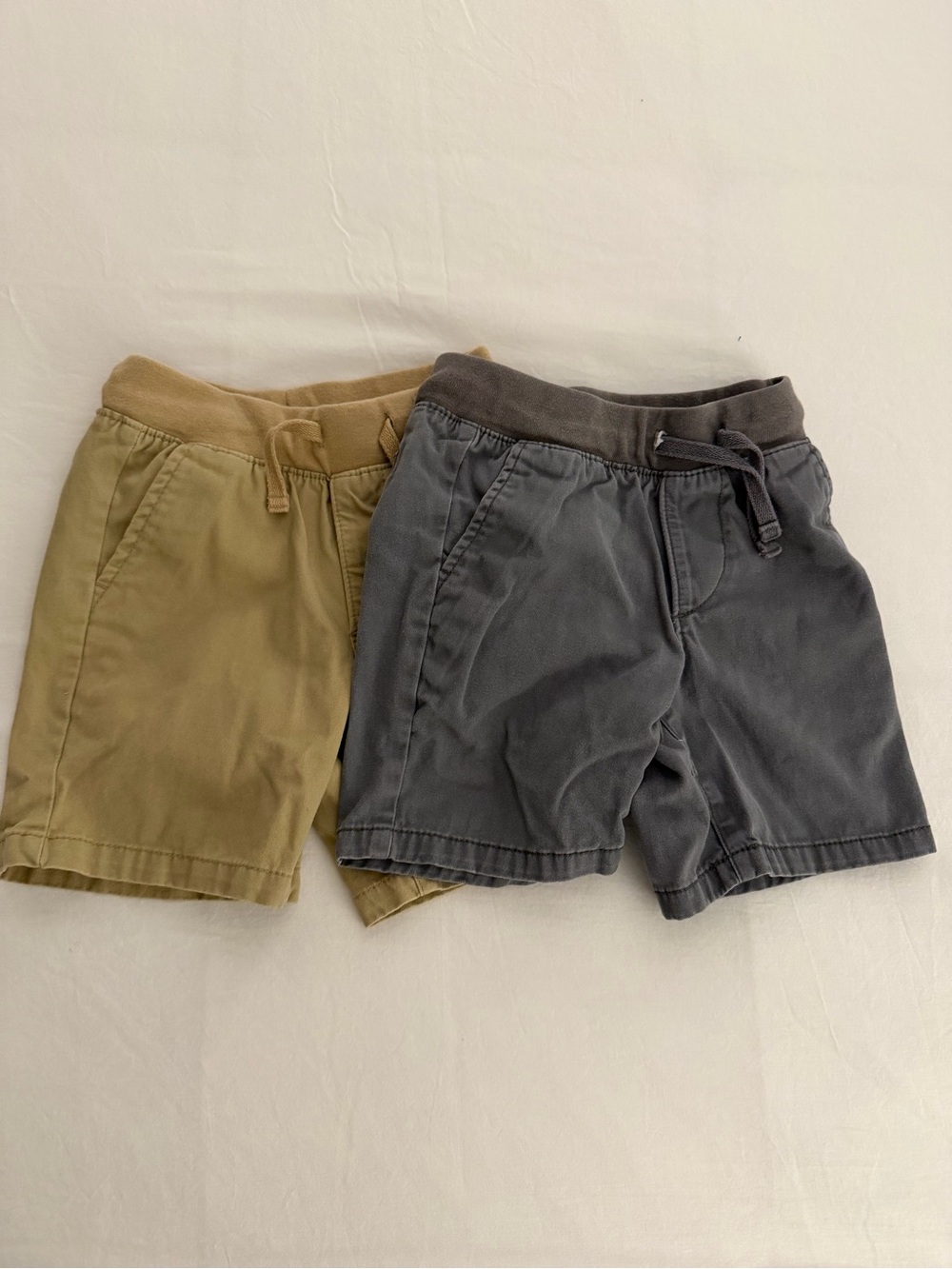 GAP kids boys (4 years, 4T) shorts bundle - Gray and Tan